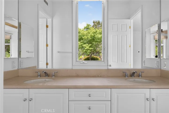 6810 Sycamore Glen, Orange, California 92869