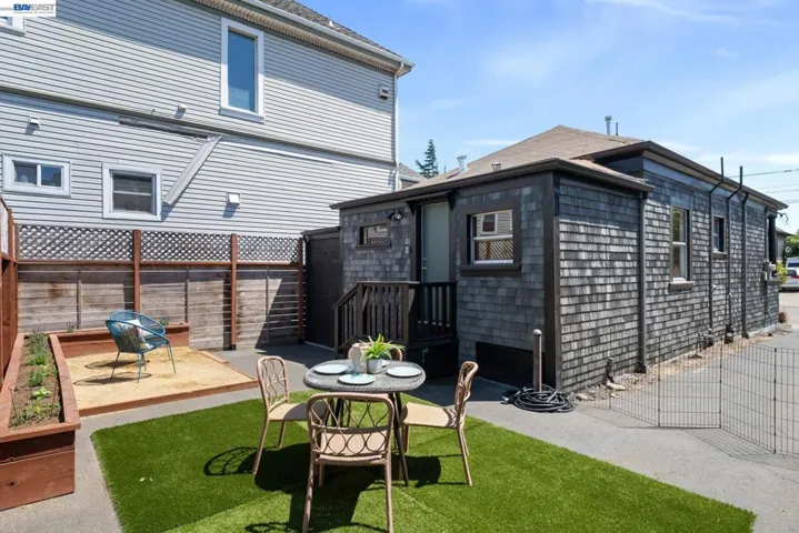 2617 Santa Clara Ave, Alameda, California 94501