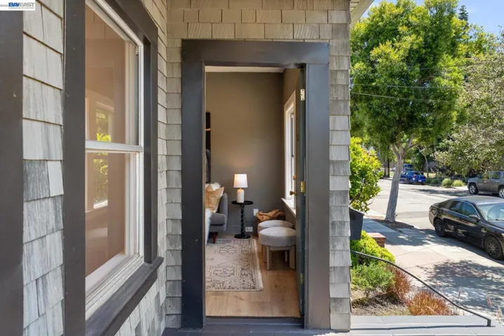 2617 Santa Clara Ave, Alameda, California 94501