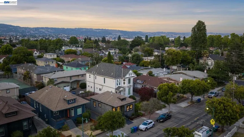 2617 Santa Clara Ave, Alameda, California 94501