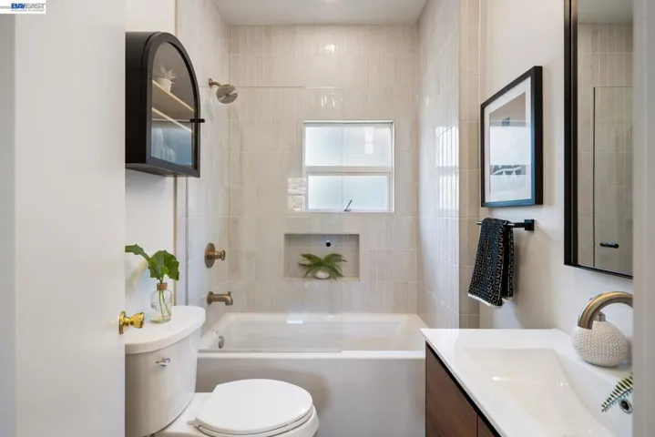 2617 Santa Clara Ave, Alameda, California 94501