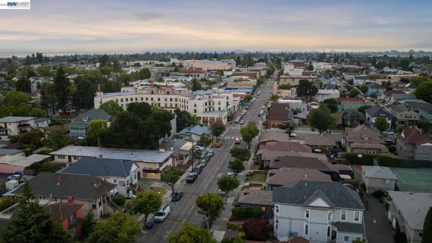 2617 Santa Clara Ave, Alameda, California 94501