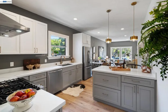 2617 Santa Clara Ave, Alameda, California 94501