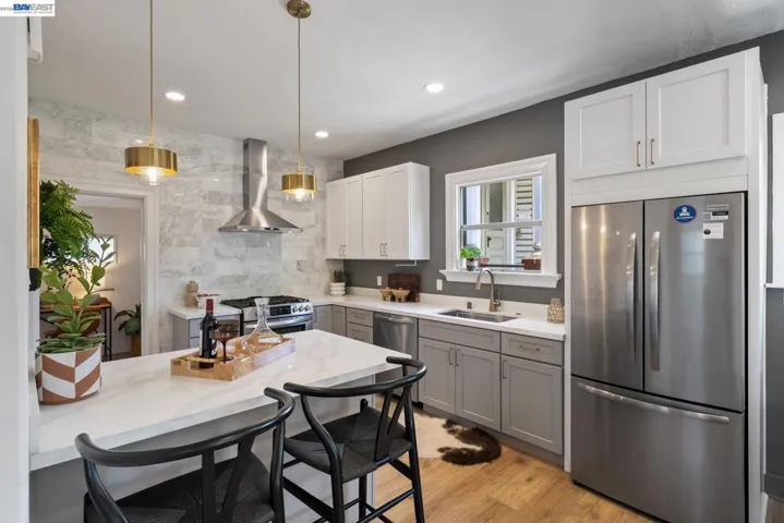 2617 Santa Clara Ave, Alameda, California 94501