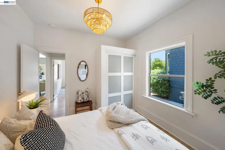 2617 Santa Clara Ave, Alameda, California 94501