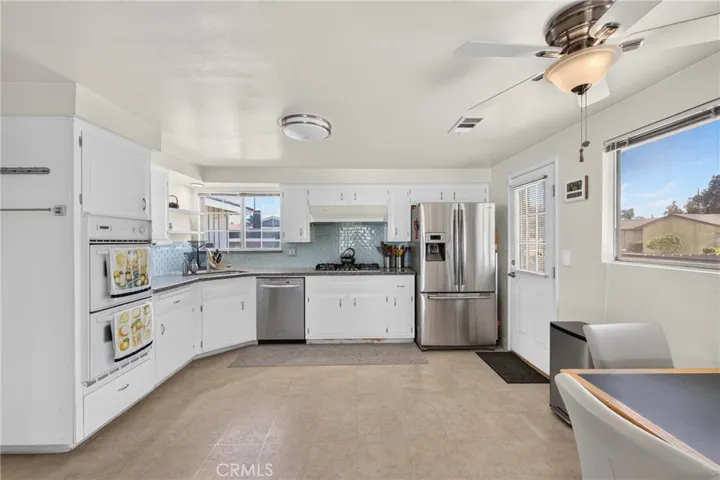 1633 E Clarion, Carson, California 90745