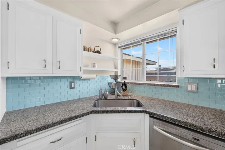 1633 E Clarion, Carson, California 90745