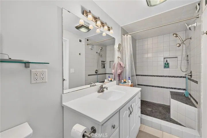 1633 E Clarion, Carson, California 90745
