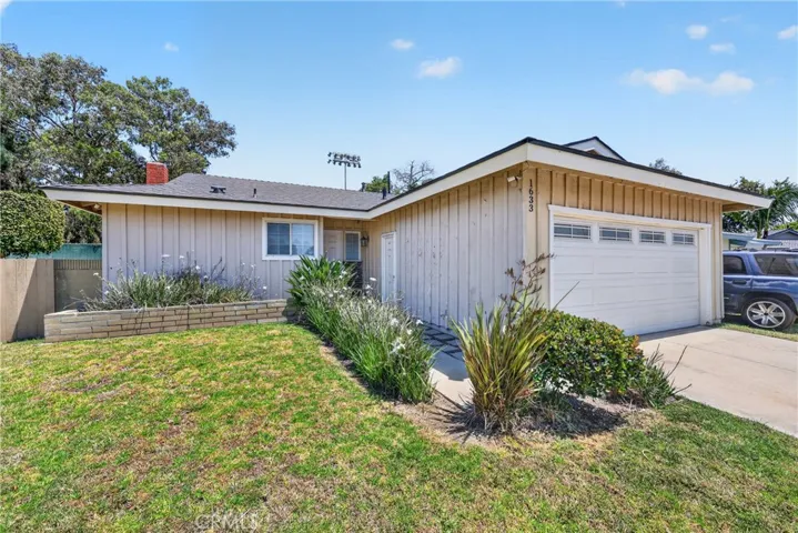 1633 E Clarion, Carson, California 90745
