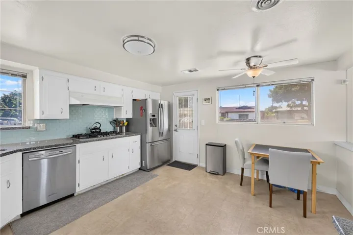 1633 E Clarion, Carson, California 90745