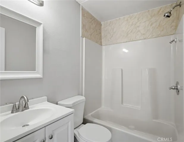 Cottage full bathroom