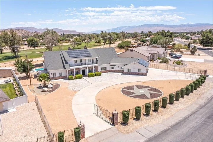 Circular driveway
