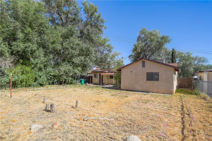 1109 W Lumber Street, Lancaster, California 93534