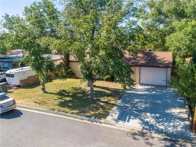 1109 W Lumber Street, Lancaster, California 93534