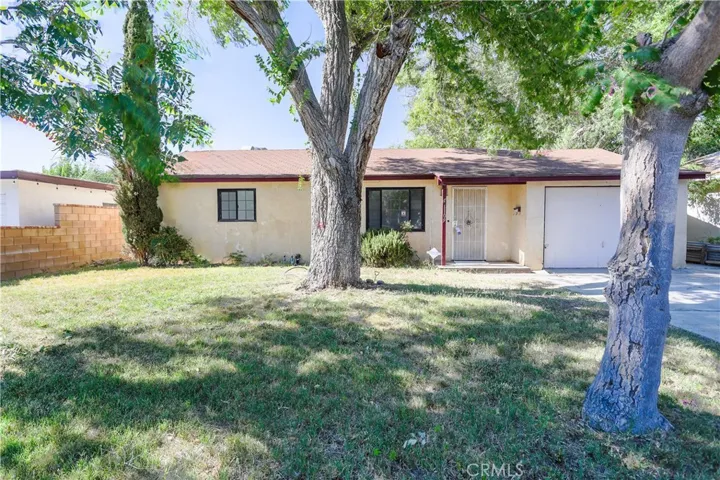 1109 W Lumber Street, Lancaster, California 93534