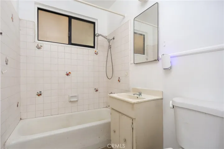 1109 W Lumber Street, Lancaster, California 93534
