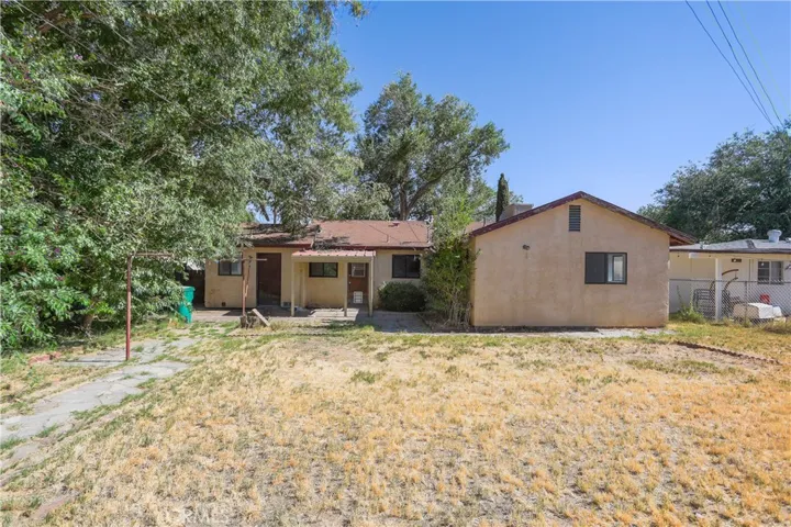 1109 W Lumber Street, Lancaster, California 93534