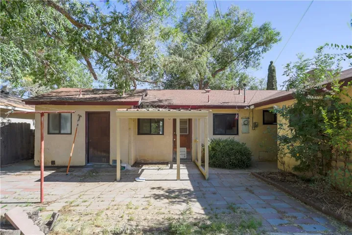 1109 W Lumber Street, Lancaster, California 93534