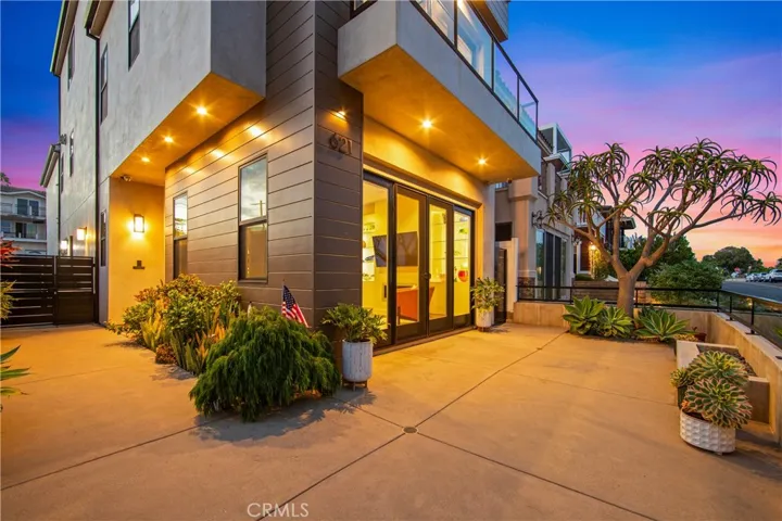 Located on a quiet Cul-de-sac, steps from the beach.