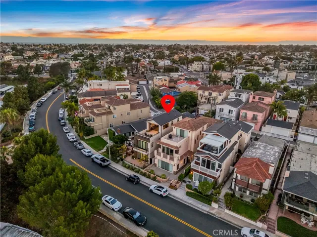 621 Frankfort Avenue, Huntington Beach, California 92648