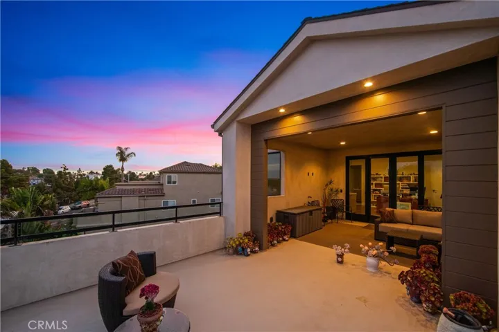 621 Frankfort Avenue, Huntington Beach, California 92648