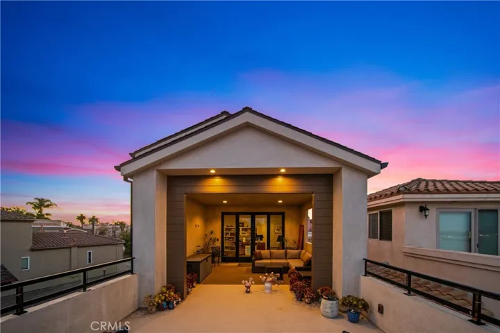 621 Frankfort Avenue, Huntington Beach, California 92648