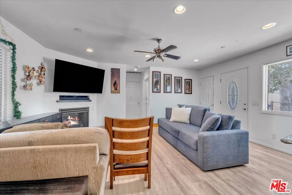 7501 - LEFT HOUSE
