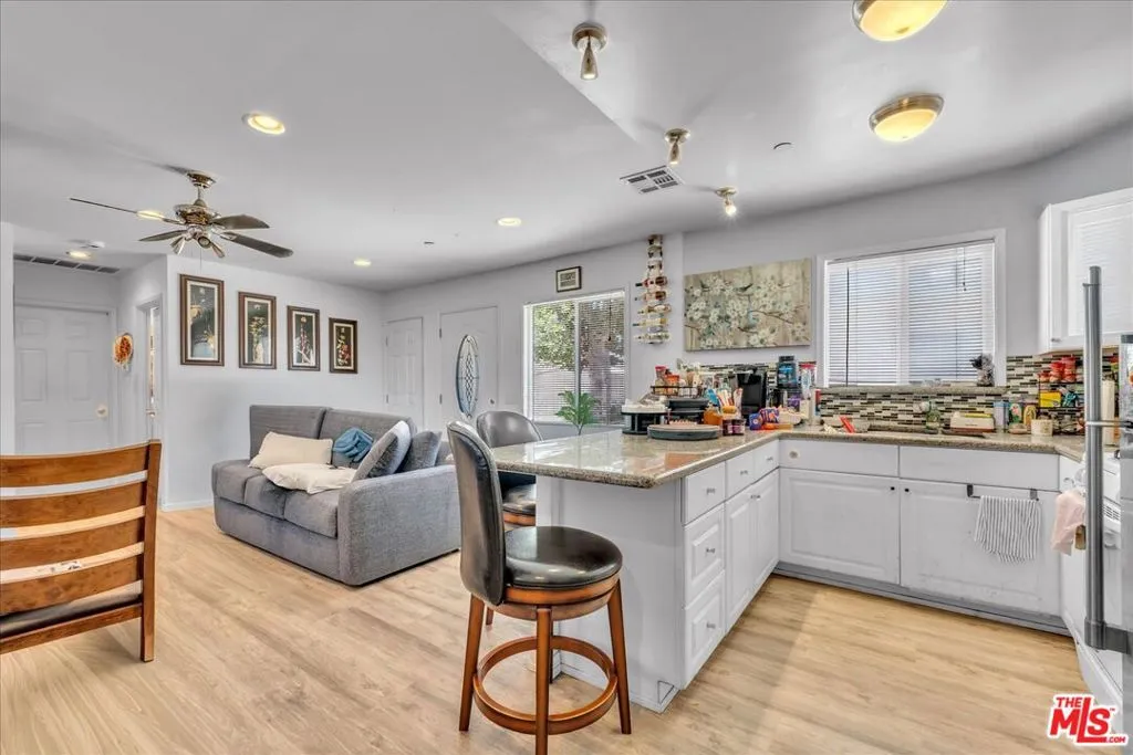 7501 - LEFT HOUSE - DINING