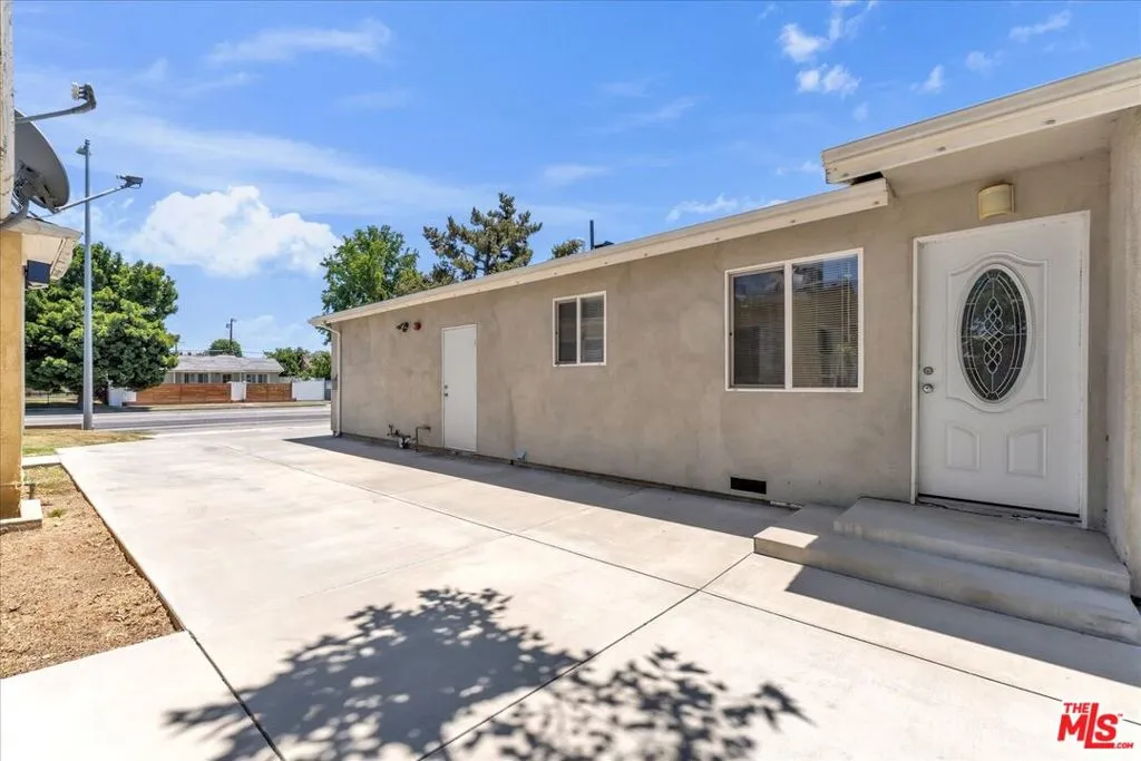 7501 - LEFT HOUSE