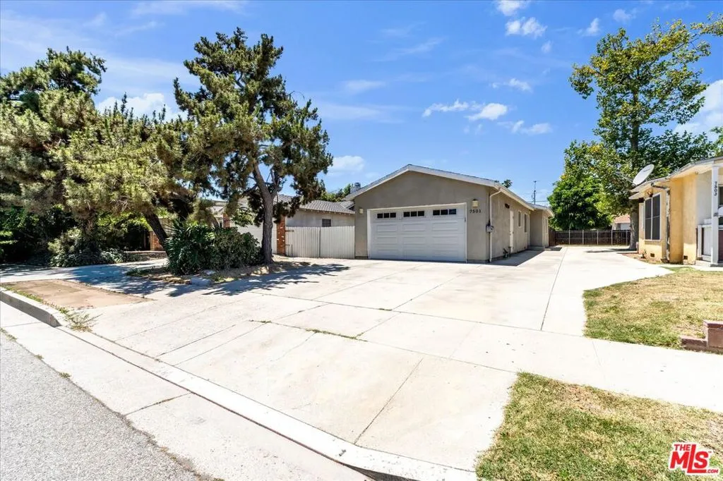 7501 - LEFT HOUSE