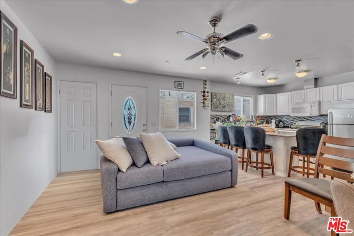 7501 - LEFT HOUSE
