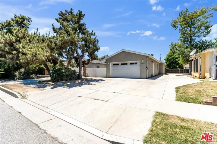 7501 - LEFT HOUSE