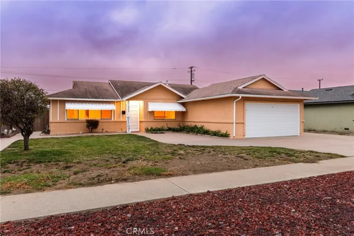405 N V, Lompoc, California 93436
