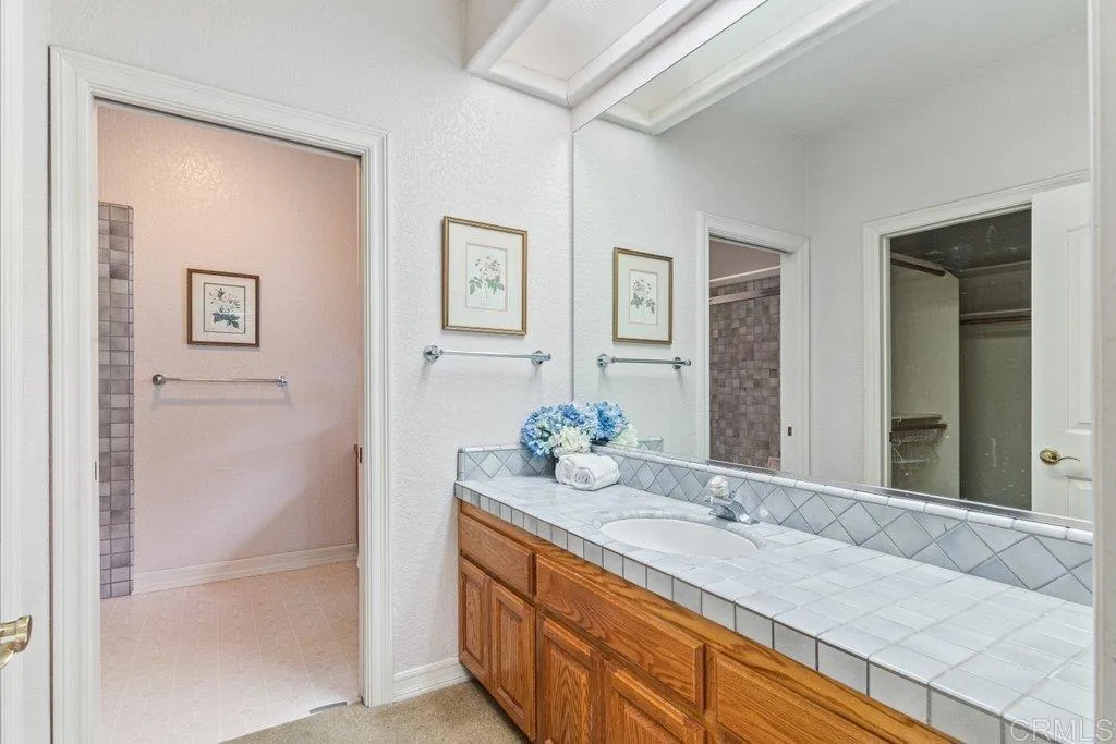 Guest Room 2 Bath