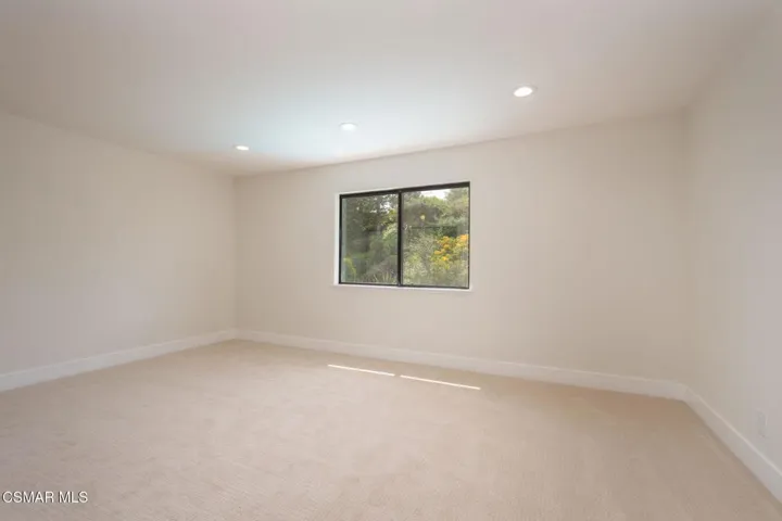 VCV-Daylight- upstairs bed 1