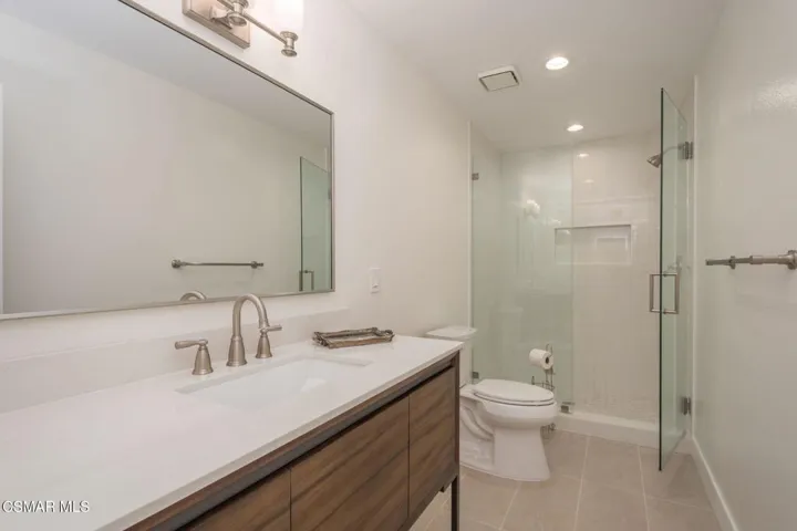 VCV-Daylight-Dwonstairs bathroom
