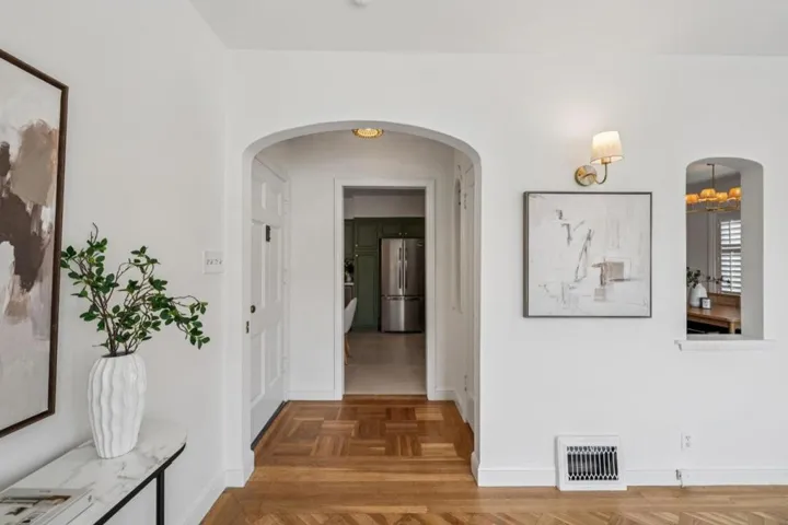 825 Amazon Avenue, San Francisco, California 94112