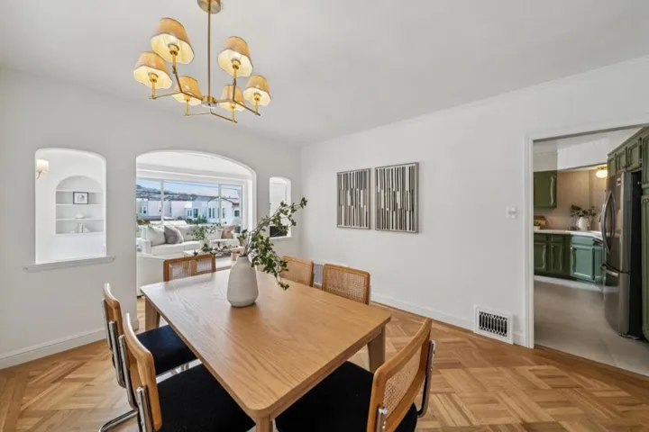 825 Amazon Avenue, San Francisco, California 94112