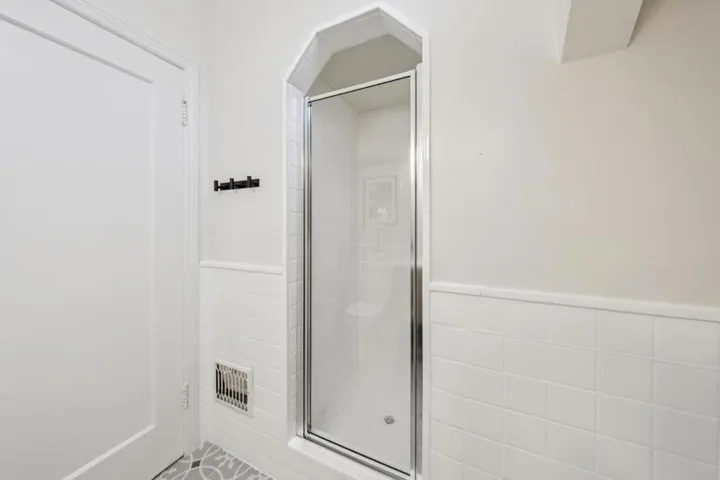 825 Amazon Avenue, San Francisco, California 94112