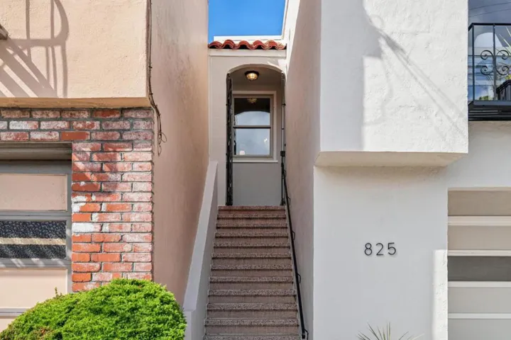 825 Amazon Avenue, San Francisco, California 94112