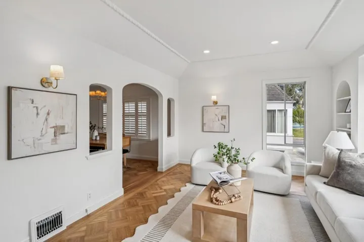 825 Amazon Avenue, San Francisco, California 94112