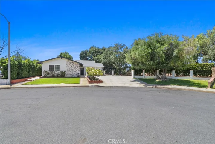 915 N Shaftesbury, San Dimas, California 91773