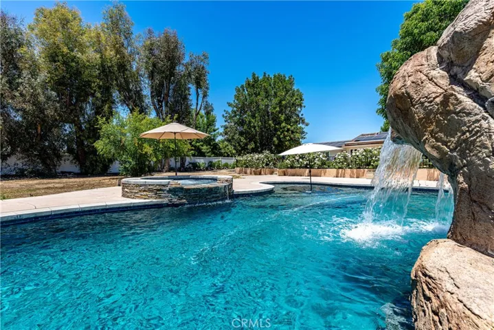 Relaxing Waterfall and Jacuzz