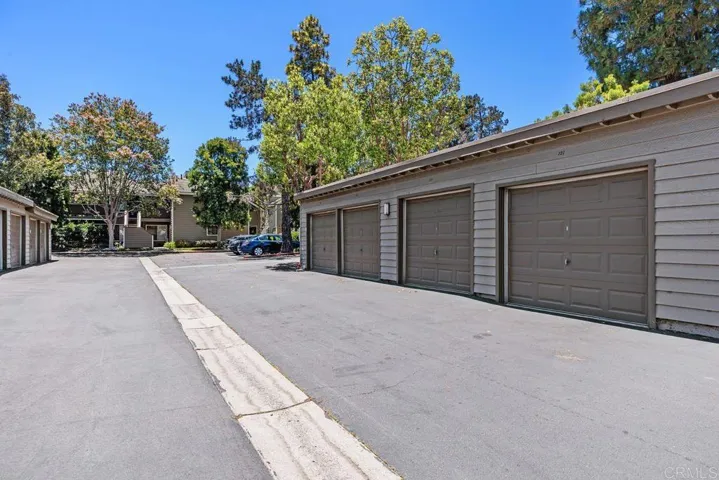 1087 Shadowridge Drive 104, Vista, California 92081