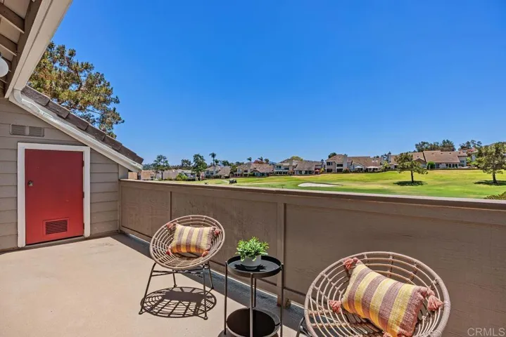 1087 Shadowridge Drive 104, Vista, California 92081