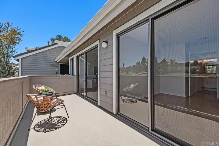1087 Shadowridge Drive 104, Vista, California 92081