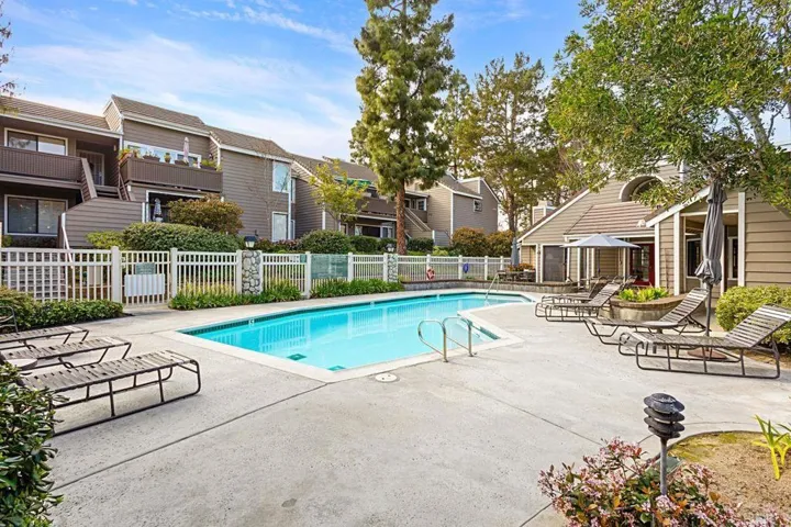 1087 Shadowridge Drive 104, Vista, California 92081