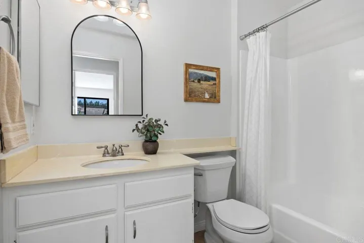 1087 Shadowridge Drive 104, Vista, California 92081