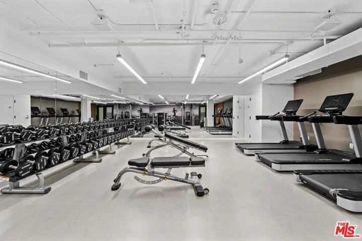 555 S Barrington Avenue 107, Los Angeles, California 90049