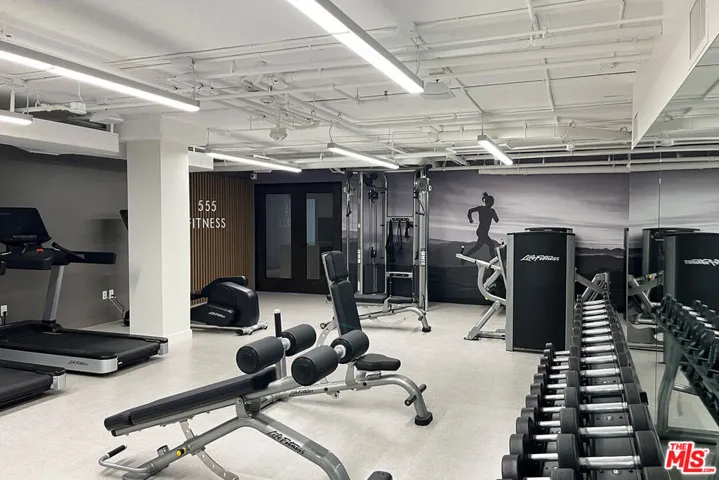 555 S Barrington Avenue 107, Los Angeles, California 90049
